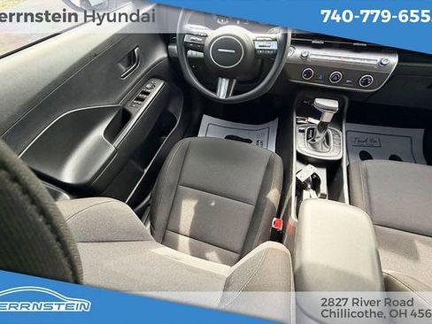 Certified 2025 Hyundai Kona SE AWD/4WD image 12