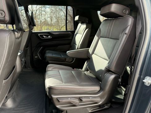 Used 2021 Chevrolet Suburban RST w/ Luxury Package image 16