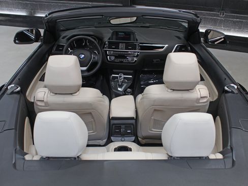 Used 2018 BMW 230i Convertible RWD image 39