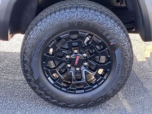 New 2026 GMC Canyon Elevation w/ Convenience Package image 16