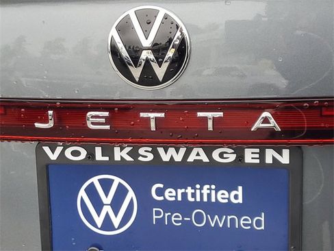 Certified 2025 Volkswagen Jetta Sport image 8