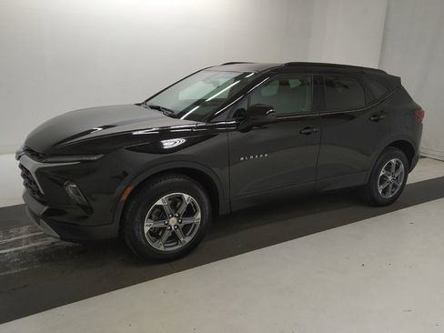 Used 2024 Chevrolet Blazer LT w/ Convenience Package FWD image 2