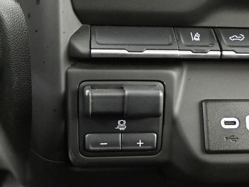 Used 2025 Chevrolet Silverado 3500 W/T image 32