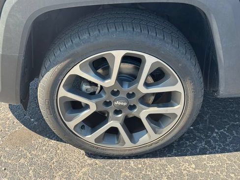 Certified 2022 Jeep Renegade Limited w/ Sun, Sound & Wheels Group AWD/4WD image 10