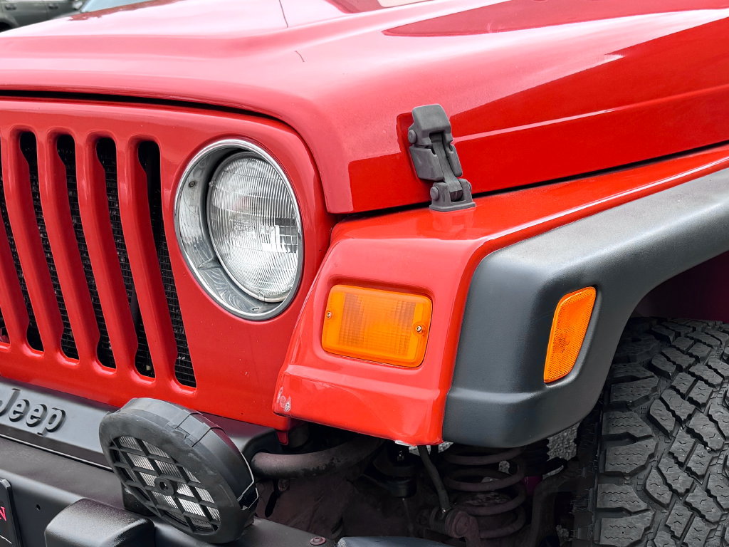 Used 2005 Jeep Wrangler Unlimited w/ Premium Audio Group AWD/4WD image 5