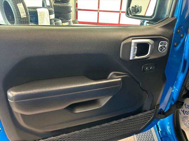 Certified 2024 Jeep Wrangler Unlimited w/ Convenience Group AWD/4WD image 10