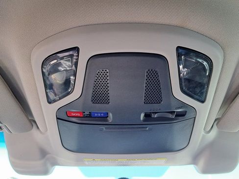 Used 2020 Subaru Outback Premium image 17