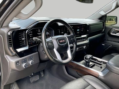Used 2024 GMC Sierra 1500 SLT AWD/4WD image 18
