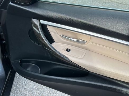 Used 2017 BMW 330i xDrive Wagon image 21