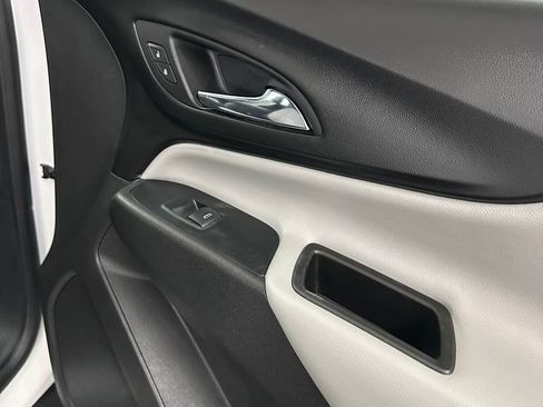 Used 2019 Chevrolet Equinox LS AWD/4WD image 30