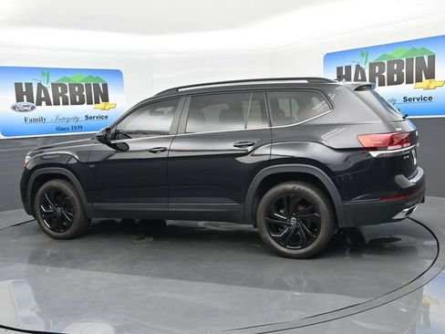 Used 2023 Volkswagen Atlas SE w/ Black Wheel Package FWD image 3