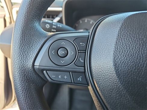 Used 2025 Toyota Corolla LE image 19