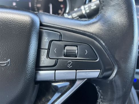 Used 2022 Cadillac XT6 Premium Luxury image 25