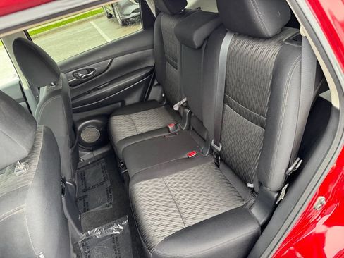 Used 2020 Nissan Rogue SV AWD/4WD image 10