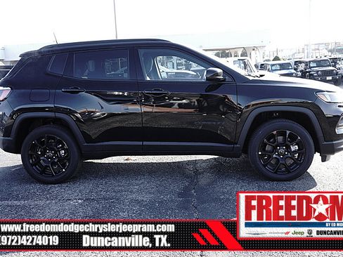 New 2026 Jeep Compass Latitude image 6