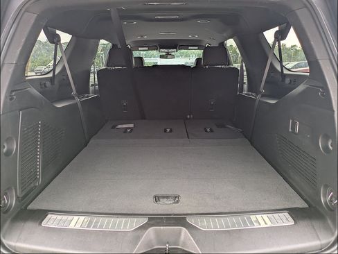 Used 2021 Chevrolet Suburban RST AWD/4WD image 14