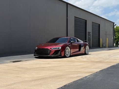Used 2017 Audi R8 V10 w/ Carbon Exterior Package AWD/4WD image 9