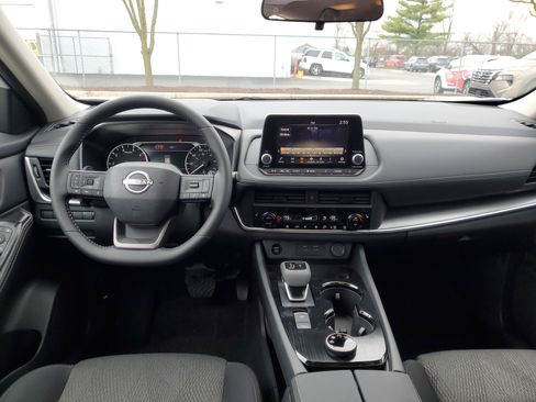 New 2026 Nissan Rogue SV w/ Cold Weather Package AWD/4WD image 23