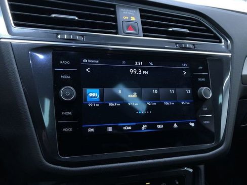 Used 2022 Volkswagen Tiguan SE image 29