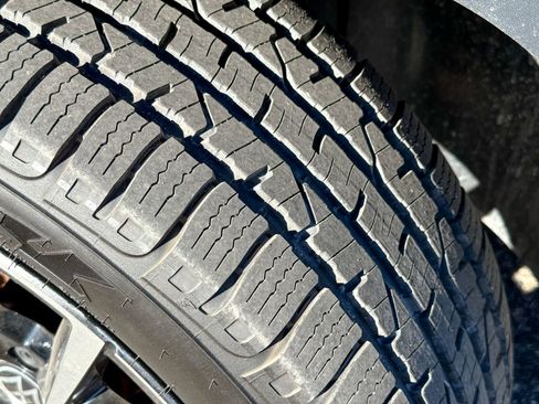 Used 2024 Volkswagen Atlas SEL Premium R-Line image 14