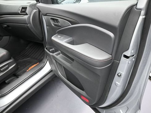 Used 2025 Honda Ridgeline TrailSport image 39