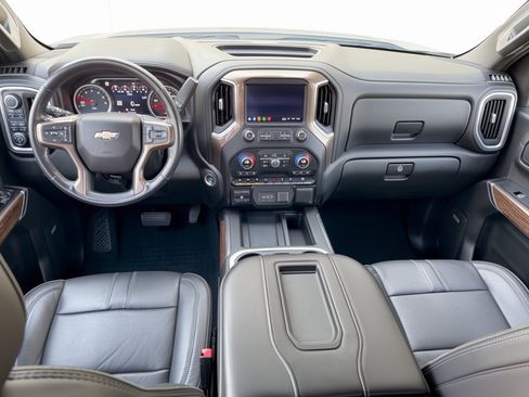 Certified 2019 Chevrolet Silverado 1500 High Country w/ High Country Premium Package AWD/4WD image 17