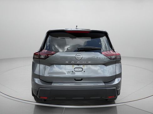 Used 2026 Nissan Rogue SV FWD image 4