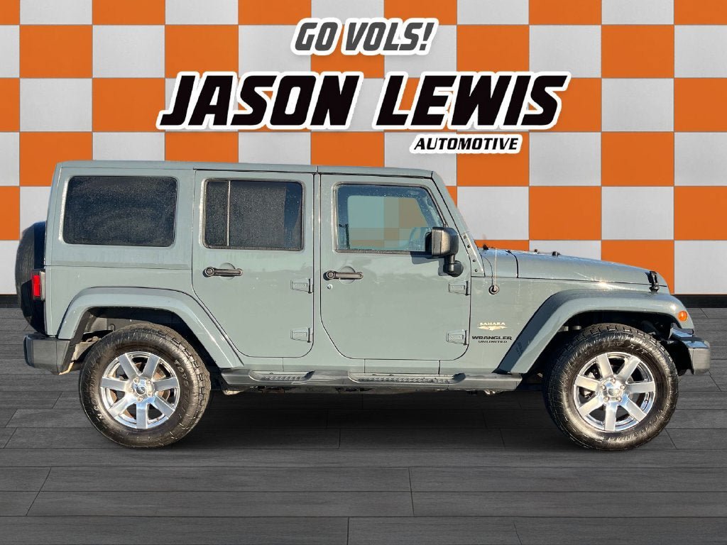 Used 2015 Jeep Wrangler Unlimited Sahara AWD/4WD image 2
