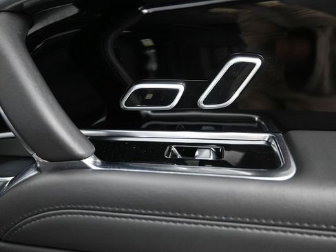 Used 2023 Land Rover Range Rover SE image 10