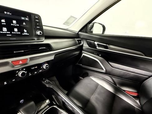 Used 2021 Kia Telluride S FWD image 22