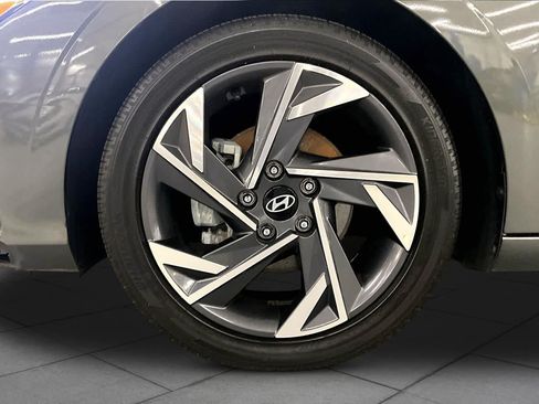 Used 2024 Hyundai Elantra Limited FWD image 11