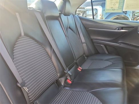 Used 2020 Toyota Camry SE image 23