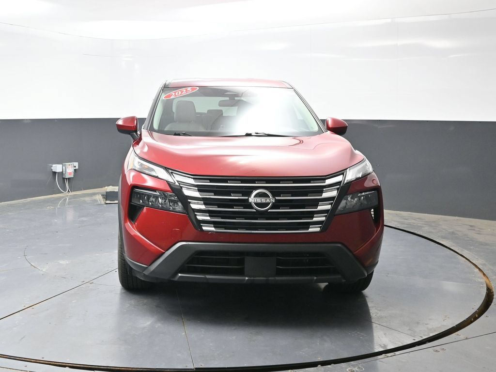 Used 2025 Nissan Rogue SV FWD image 4