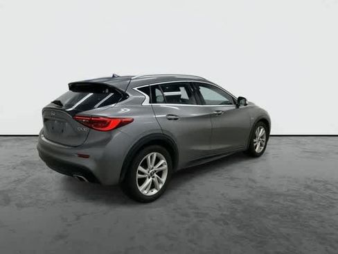 Used 2018 INFINITI QX30 Premium w/ Technology Package FWD image 4