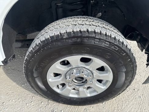 Used 2024 Ford F250 XLT w/ FX4 Off-Road Package image 30