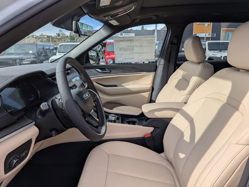 New 2026 Jeep Grand Cherokee L Limited w/ Luxury Tech Group II image 14