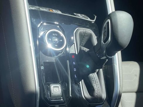 New 2026 Chevrolet Colorado ZR2 AWD/4WD image 13