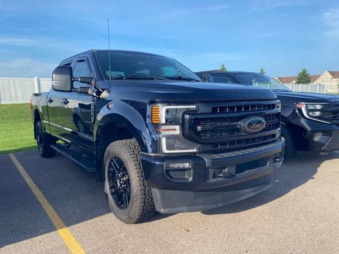 Used 2022 Ford F250 Lariat w/ Black Appearance Package AWD/4WD image 2