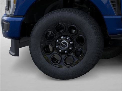 New 2026 Ford F250 Lariat w/ Black Appearance Package image 19