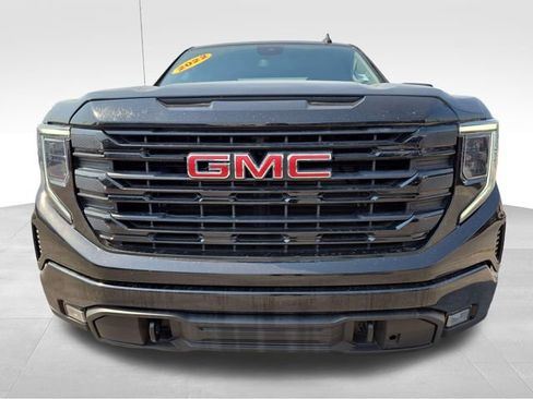 Used 2022 GMC Sierra 1500 Elevation w/ X31 Off-Road Package AWD/4WD image 4
