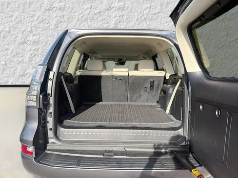 Used 2023 Lexus GX 460 Premium w/ Premium Package AWD/4WD image 12
