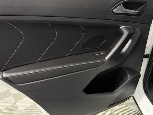 Used 2024 Volkswagen Tiguan SE R-Line image 28