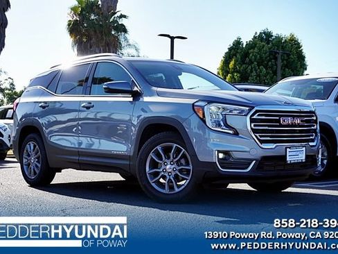 Used 2024 GMC Terrain SLT AWD/4WD image 1