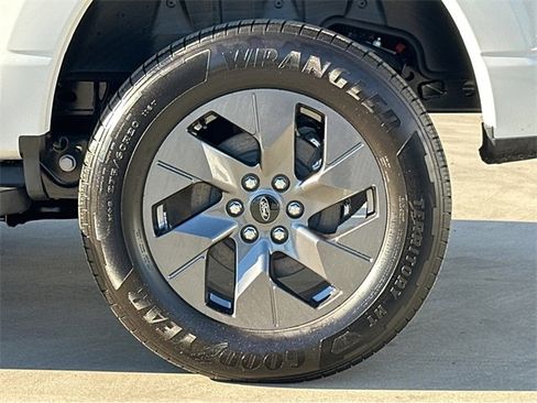 New 2025 Ford F150 Lightning Lariat image 40