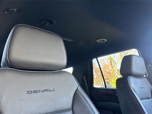 Used 2025 GMC Yukon Denali image 18
