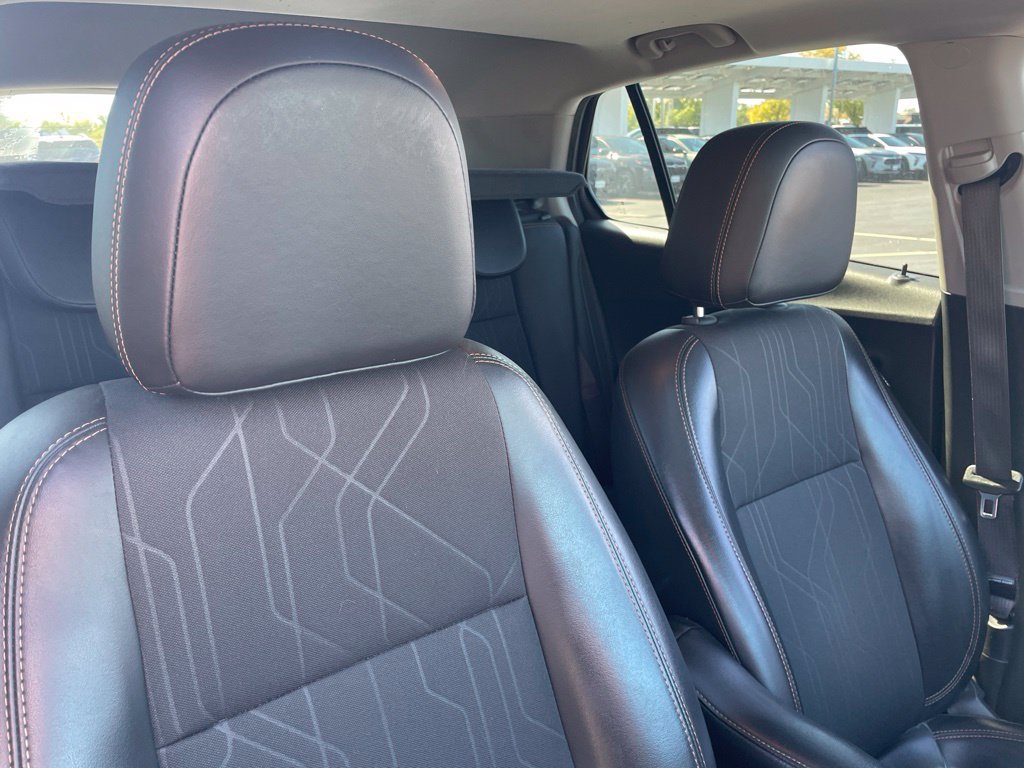 Used 2020 Chevrolet Trax LT w/ Sun & Sound Package FWD image 10