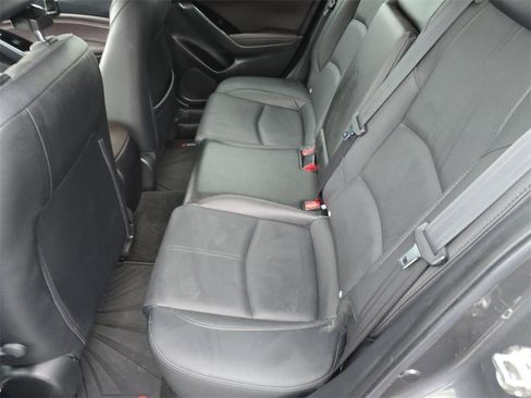 Used 2018 MAZDA MAZDA3 Grand Touring image 15
