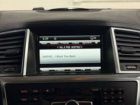 Used 2014 Mercedes-Benz GL 450 4MATIC image 31