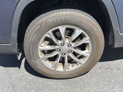 Used 2021 Jeep Cherokee Latitude Lux w/ Sun & Sound Group image 10