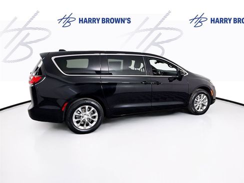 New 2026 Chrysler Pacifica Select image 33